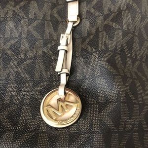 Micheal Kors jet travel brown tote(used)